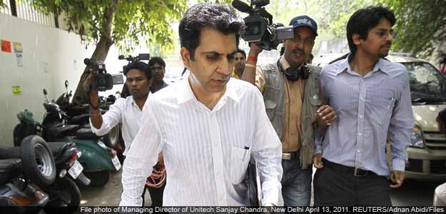New 2G controversy: Unitech shares crash 25%; DB Realty, RCom down too New 2G controversy: Unitech shares crash 25%; DB Realty, RCom down too