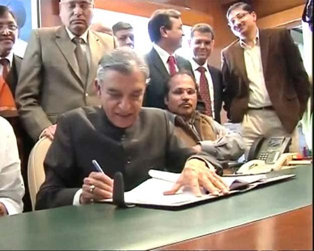 Rail Budget 2013: All eyes on Pawan Bansal Rail Budget 2013: All eyes on Pawan Bansal