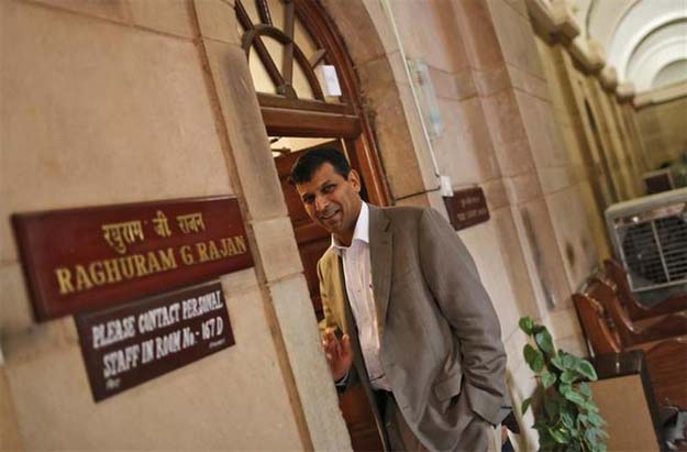 Star economist takes over India's central bank amid crisis Star economist takes over India's central bank amid crisis
