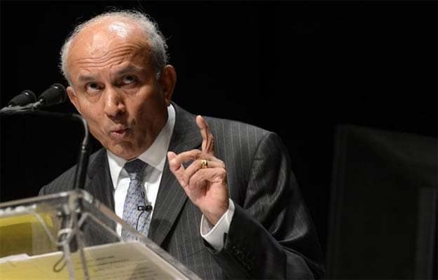 Prem Watsa, Canada's Warren Buffett, who wants to buy BlackBerry