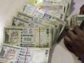 शुरुआती कारोबार में रुपया 21 पैसे कमजोर