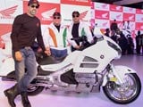 2014 Auto Expo: Honda invites Akshay Kumar, who wins fans hearts on Day 2