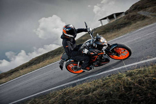KTM 390 Duke now in Black Colour Scheme
