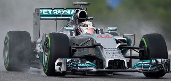 F1: Hamilton Continues Pace in FP2 as Vettel Sits Out F1: Hamilton Continues Pace in FP2 as Vettel Sits Out