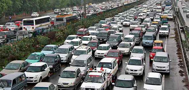 Ahmedabad Police Gives 1-litre Petrol to People Who Obey Traffic Rules