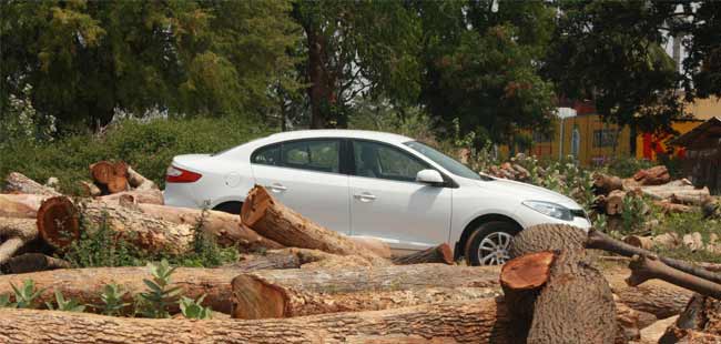 Renault India gives the Fluence some styling updates and this, according to them, to push sales of the car in a segment which shows slow growth. We drive the car to find out if this strategy will work in their favour.