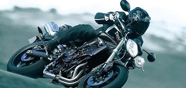 Triumph Motorcycles India inaugurated two new showrooms, one in Chandigarh and the other in Kolkata. With these two showrooms, Triumph has a total of 10 dealerships on India with presence in cities like Bangalore, Hyderabad, Chennai, Kochi, Pune, Ahmedabad, Delhi and Mumbai.