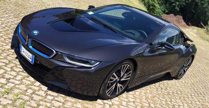 BMW i8 Hybrid Sports Car India Launch in February