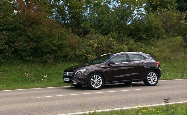 Mercedes-Benz GLA-Class Side Review