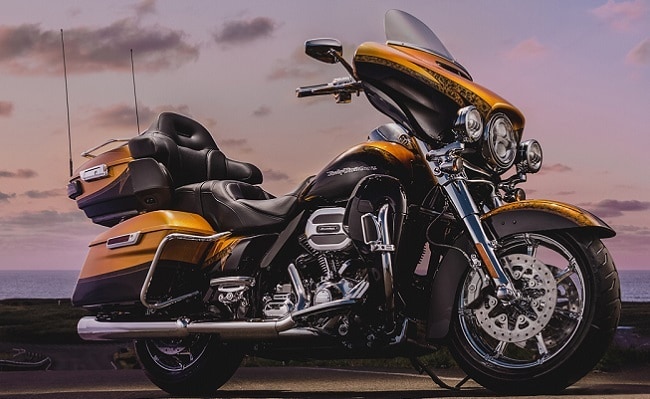 Next products to join Harley Davidson's Indian line-up will be CVO Limited and Breakout. Both the bikes will be launched on October 30, 2014. The CVO (Custom Vehicle Operations) Limited is a full-sized tourer that will offer high levels of customization to its buyers.