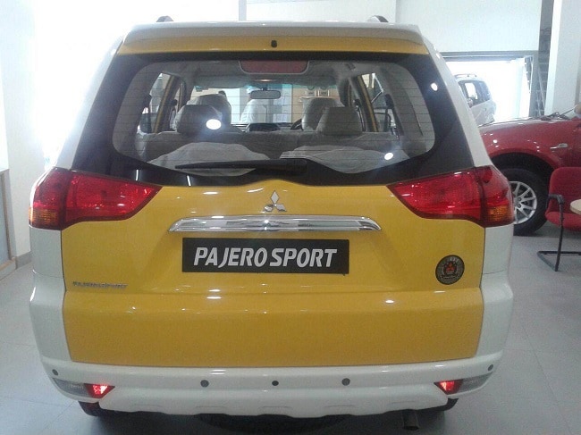 Mitsubishi Pajero Sport rear profile