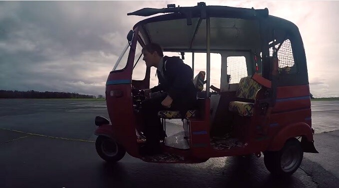 A 100bhp Autorickshaw A 100bhp Autorickshaw