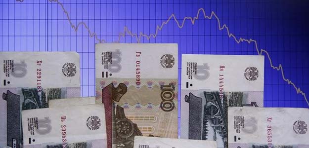 Rouble weaker vs dollar, stable vs euro - The Economic Times