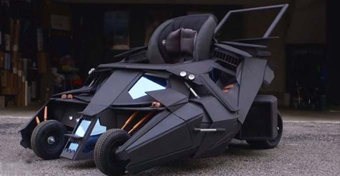 The green monster hit us hard when we heard that there is a toddler who, in fact, is ferried around in a stroller inspired by the Tumbler.