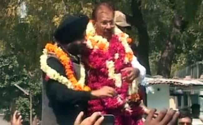 Controversial Gujarat Cop DG Vanzara Leaves Jail, Says 'Acche Din' are Back