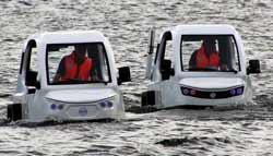 Meet Salamander, the Amphibious Tricycle