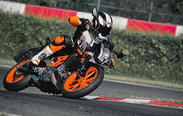 2015 KTM Duke 390 Launched With Few Updates