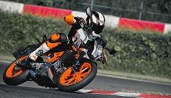 2015 KTM Duke 390 Launched With Few Updates