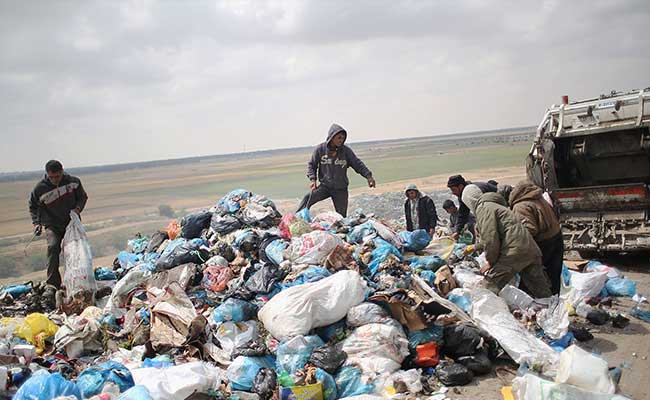  garbage dump in Rafah, in the southern Gaza Strip on April 16, 2015