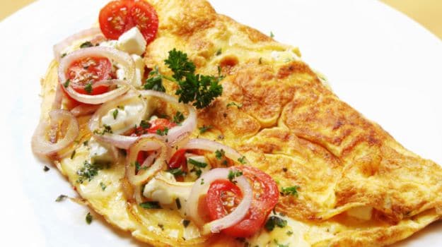 balsamic-onion-omelette_625x350_71435038647.jpg