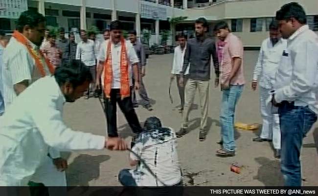 Shiv Sena Workers Attack RTI Activist With Iron Rod, Blacken His Face