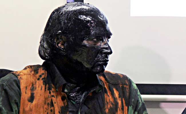 ’Well Done,’ Says Uddhav Thackeray to Shiv Sena’s Paint Attackers