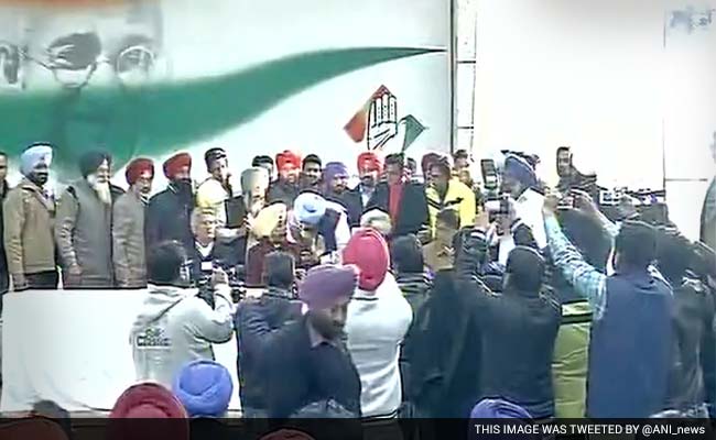 34 Akali Dal, 21 Aam Aadmi Party Leaders Join Congress In Punjab