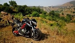 Benelli TNT 899 Review