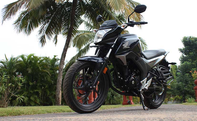 On road price of deals honda hornet 160r