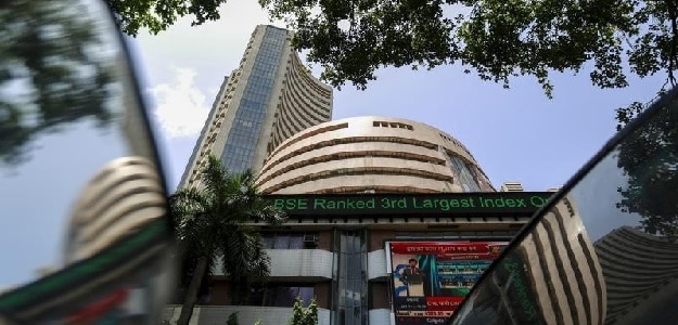 Sensex Ends 113 Points Lower as Rail Budget Fails to Cheer Markets