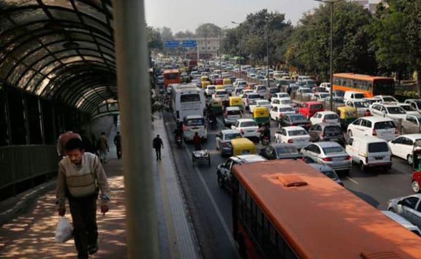 The Road Transport Ministry has proposed a steep hike in fines, suspension and cancellation of driving licences and even imprisonment for serious traffic offences.
For drunk driving, one of the most serious offences, the ministry has proposed a maximum penalty of Rs 10,000 and suspension of driving licence for three months while repeat offenders could attract imprisonment and cancellation of their licence.
