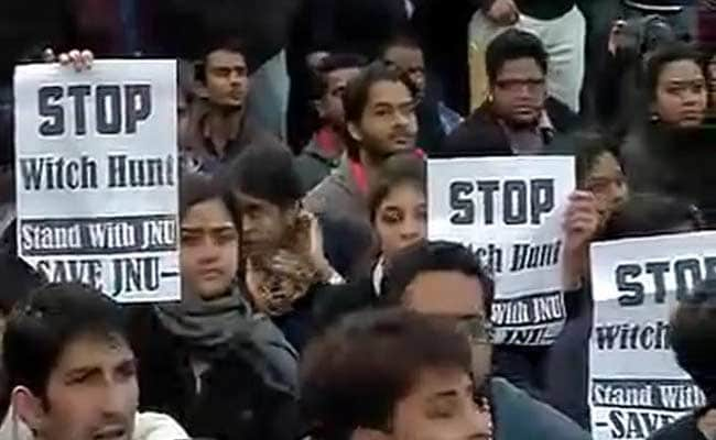 Rahul Gandhi Meets Students Protesting Against Police Action in JNU