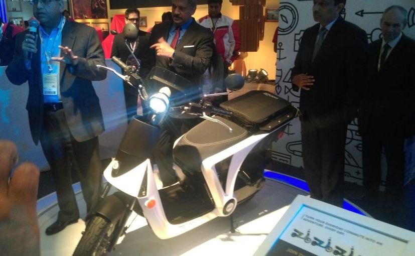 Auto Expo 2016: Mahindra GenZe 2.0 Electric Scooter Showcased