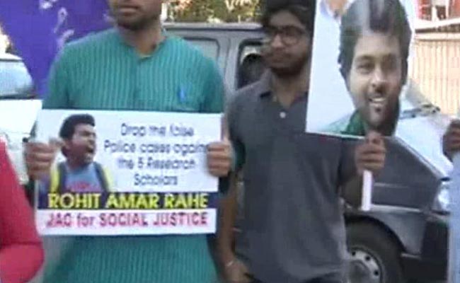 Congress to move privilege motion against Smriti Irani