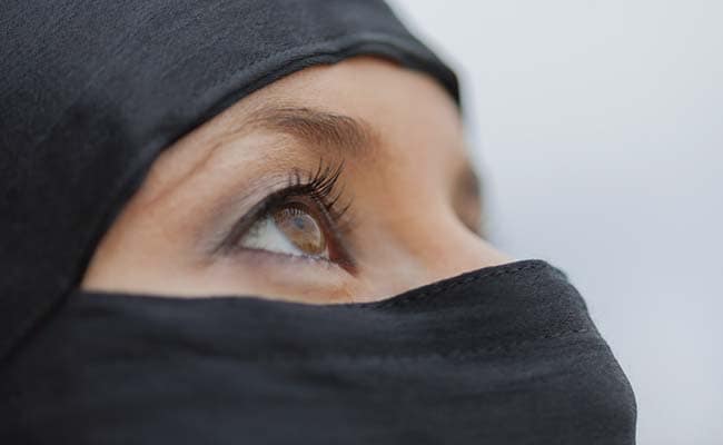 Muslim Woman Fired From Work For Wearing Hijab In US