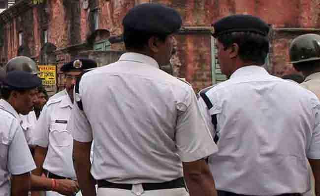 3 Students Killed In Kolkata Road Accident, Locals Set Vehicle On ... - NDTV