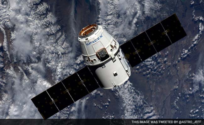 SpaceX's Dragon Cargo Ship Splashes Down In Pacific