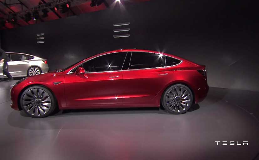 tesla model 3 red 827x510