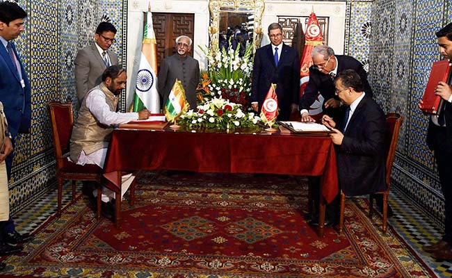 India, Tunisia Sign 2 Agreements In IT, Handicrafts Sectors