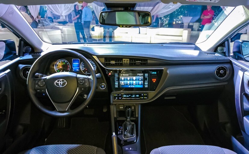 Toyota Corolla Facelift Cabin