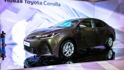 2017 Toyota Corolla Altis Facelift Makes Global Debut in Russia
