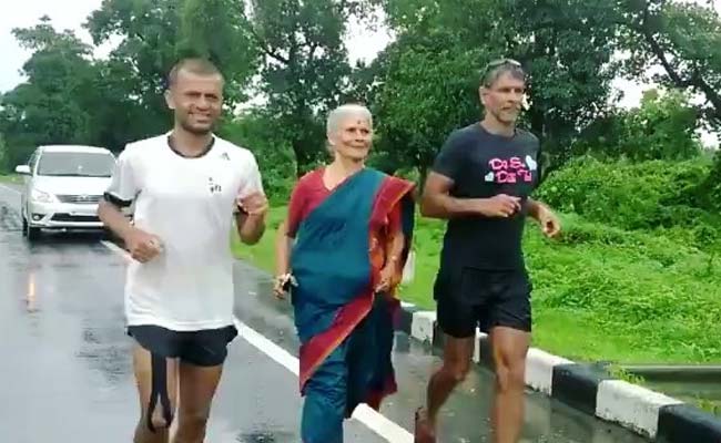 Milind Soman's Mom is as Cool as Him. She Runs With Him, Wearing a Sari