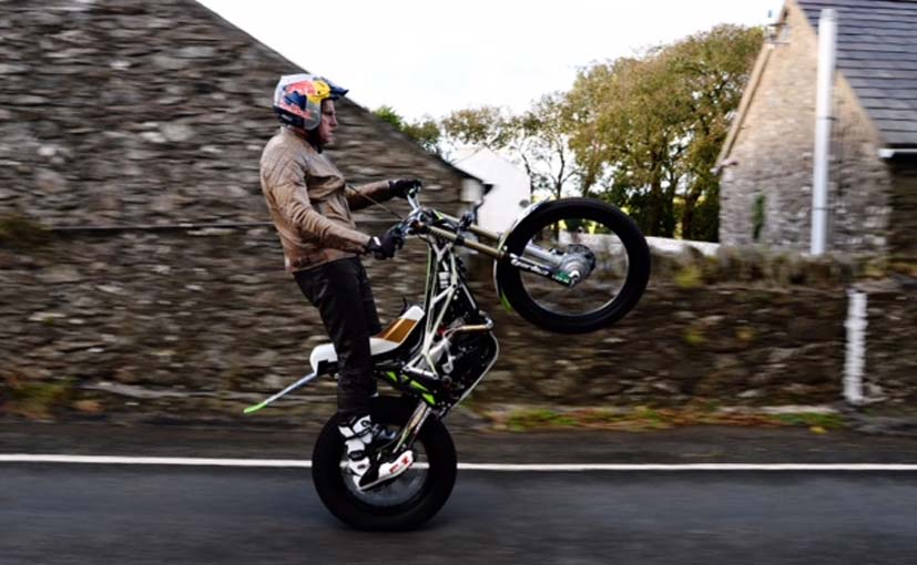 Dougie Lampkin Wheelies His Way Across Isle Of Man TT, Sets New Record Dougie Lampkin Wheelies His Way Across Isle Of Man TT, Sets New Record