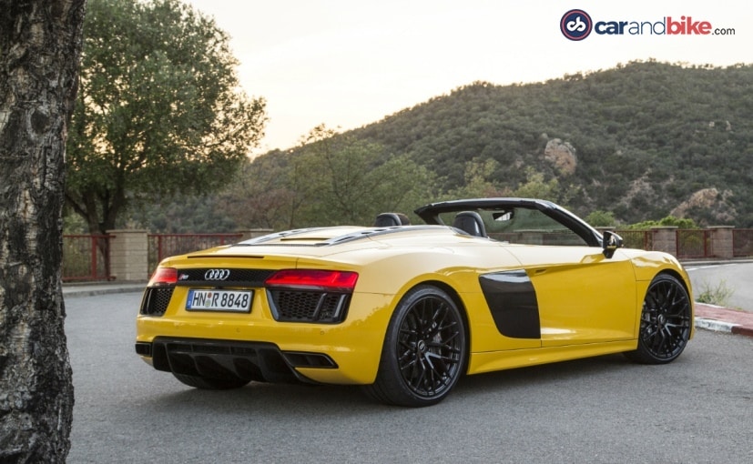 Audi R8 Spyder Side