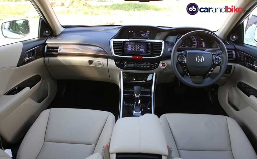 honda accord hybrid cabin 827x510