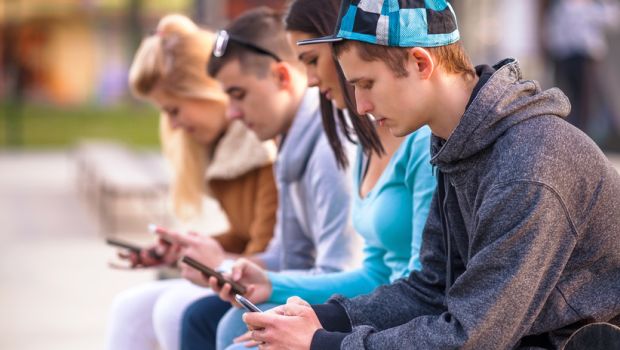 Screen Time, Phone use Linked to Less Sleep for Teens