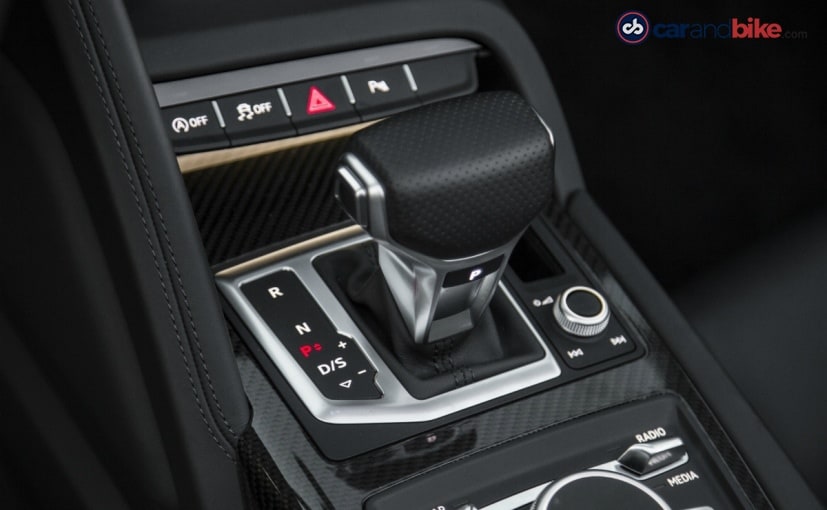 the audi r8 spyder gets the s tronic transmission 827x510