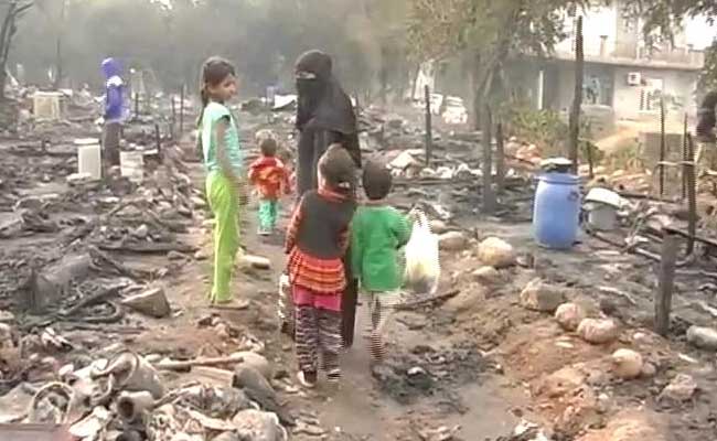 Srinagar Fire Victims Living In Plastic Tents Without Food, Heating - NDTV