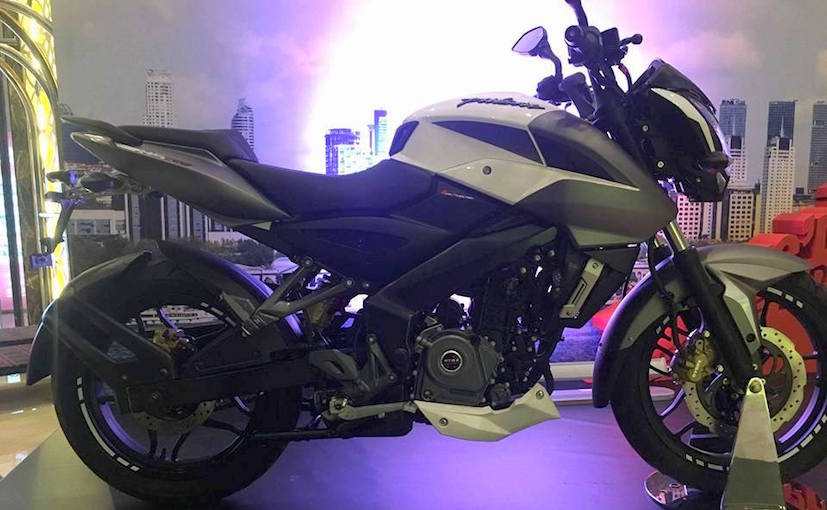 2017 Bajaj Pulsar 200NS With New Colour Showcased In Turkey