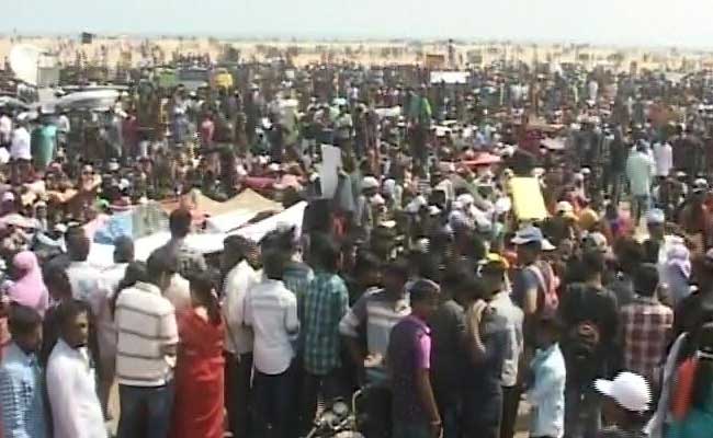 Chennai Police Warns Of Action Against Protesters On Marina Beach - NDTV